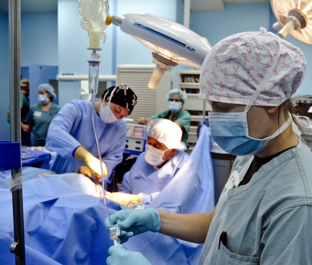 How to become a surgical tech